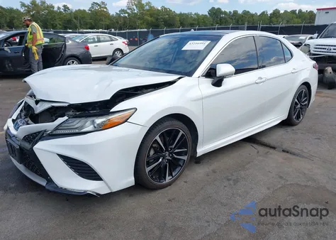 2019 Toyota Camry Xse z USA, uszkodzony, nr VIN 4T1B61HK4KU680513